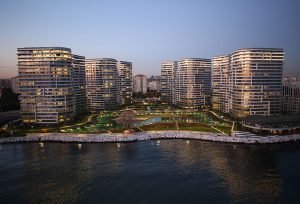 شقق للبيع في اسطنبول ضمن مجمع سكني على البحر مباشرة GP-164